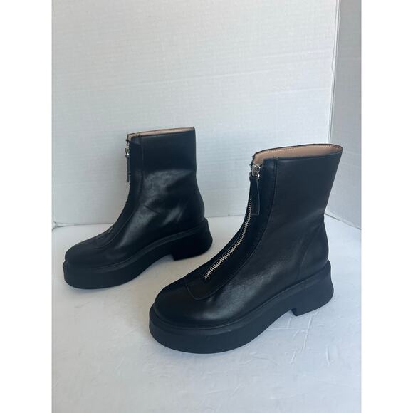 NWT Steve Madden Jones Black Leather Zip-Front Platform Ankle Lug Sole Boot 6.5M - Picture 1 of 11